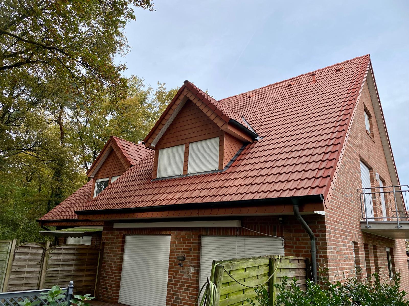 Gereinigtes Dach in F&uuml;chtenfeld &ndash; wie neu.